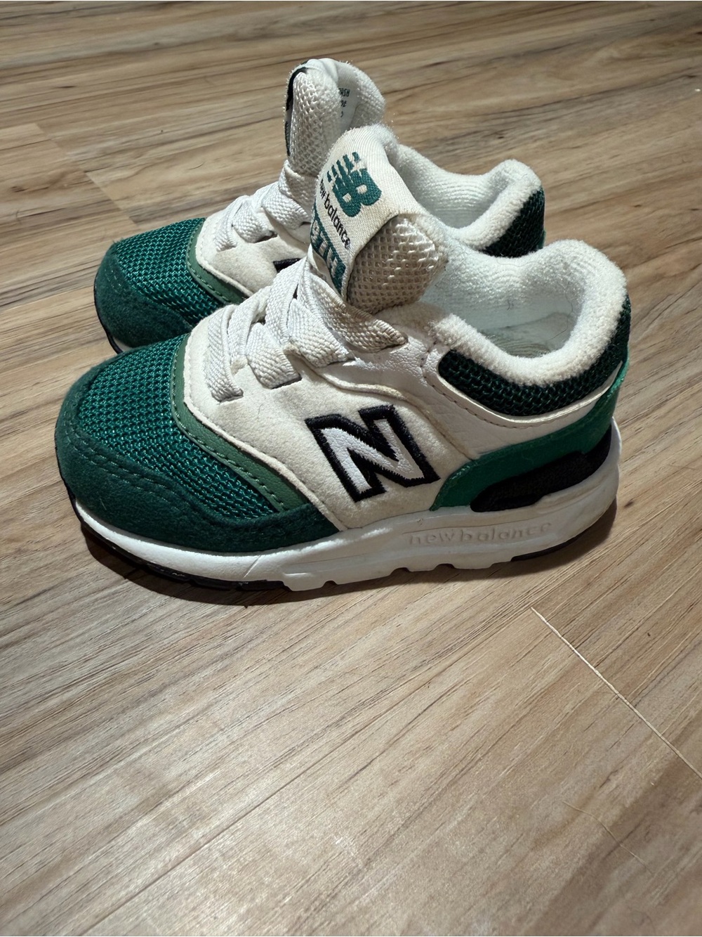 New Balance 997H Toddler Sneakers Green Cream Size 3